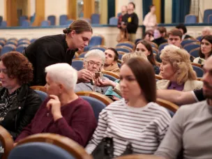 В Нижегородском театре драмы состоялась премьера тифлокомментария к спектаклю «Дни Турбиных»